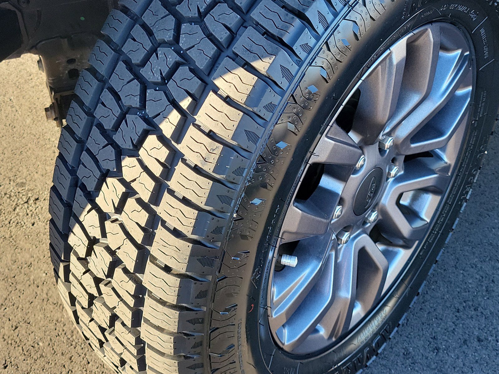 Used 2022 Ford Ranger Lariat w/ Equipment Group 501A High image 11