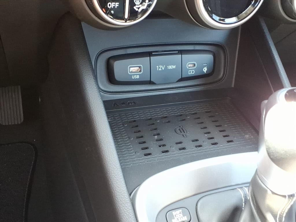 New 2026 Hyundai Venue SEL FWD image 24