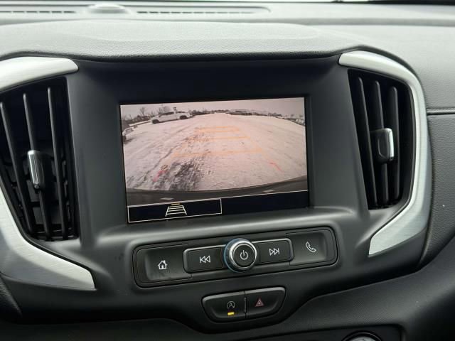 Used 2024 GMC Terrain SLE image 25