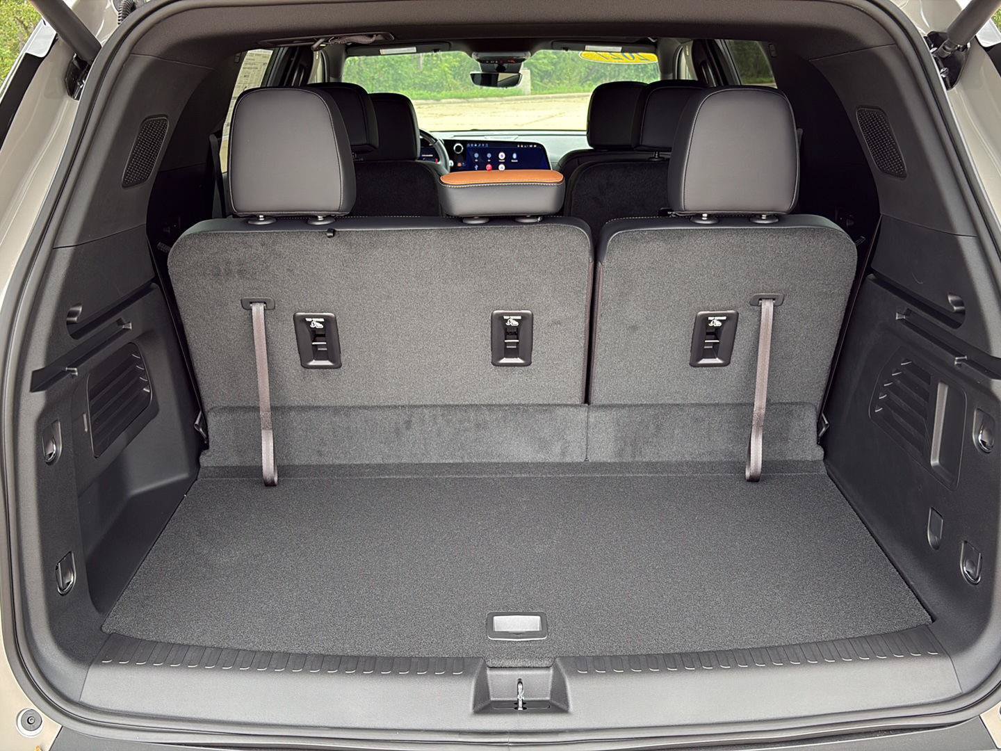 New 2027 Chevrolet Traverse Z71 w/ Enhanced Driving Package AWD/4WD image 7
