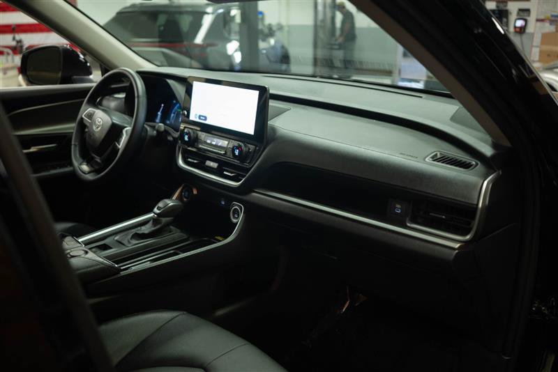 Used 2026 Toyota Grand Highlander AWD image 15