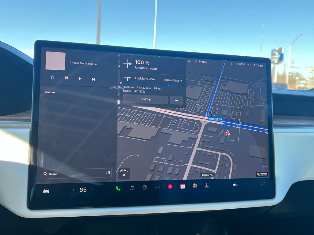 Used 2024 Tesla Model X image 22