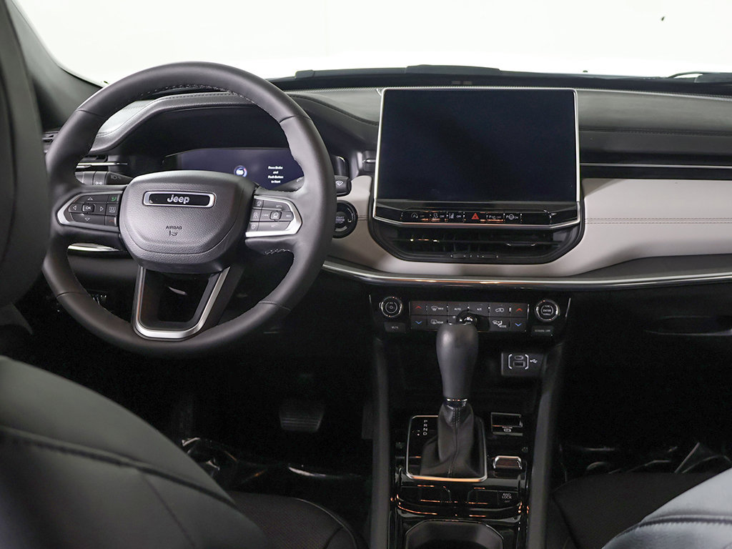 Used 2023 Jeep Compass Limited w/ Elite Group AWD/4WD image 32