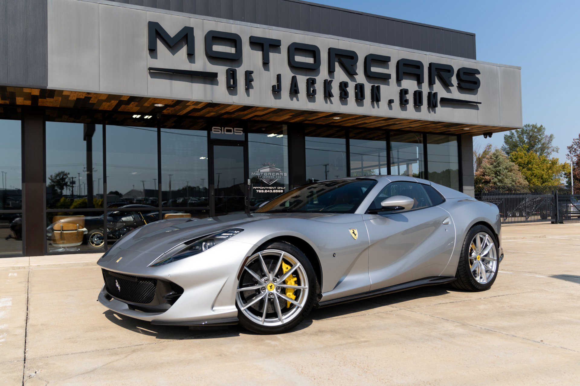 Used 2022 Ferrari 812 GTS image 1