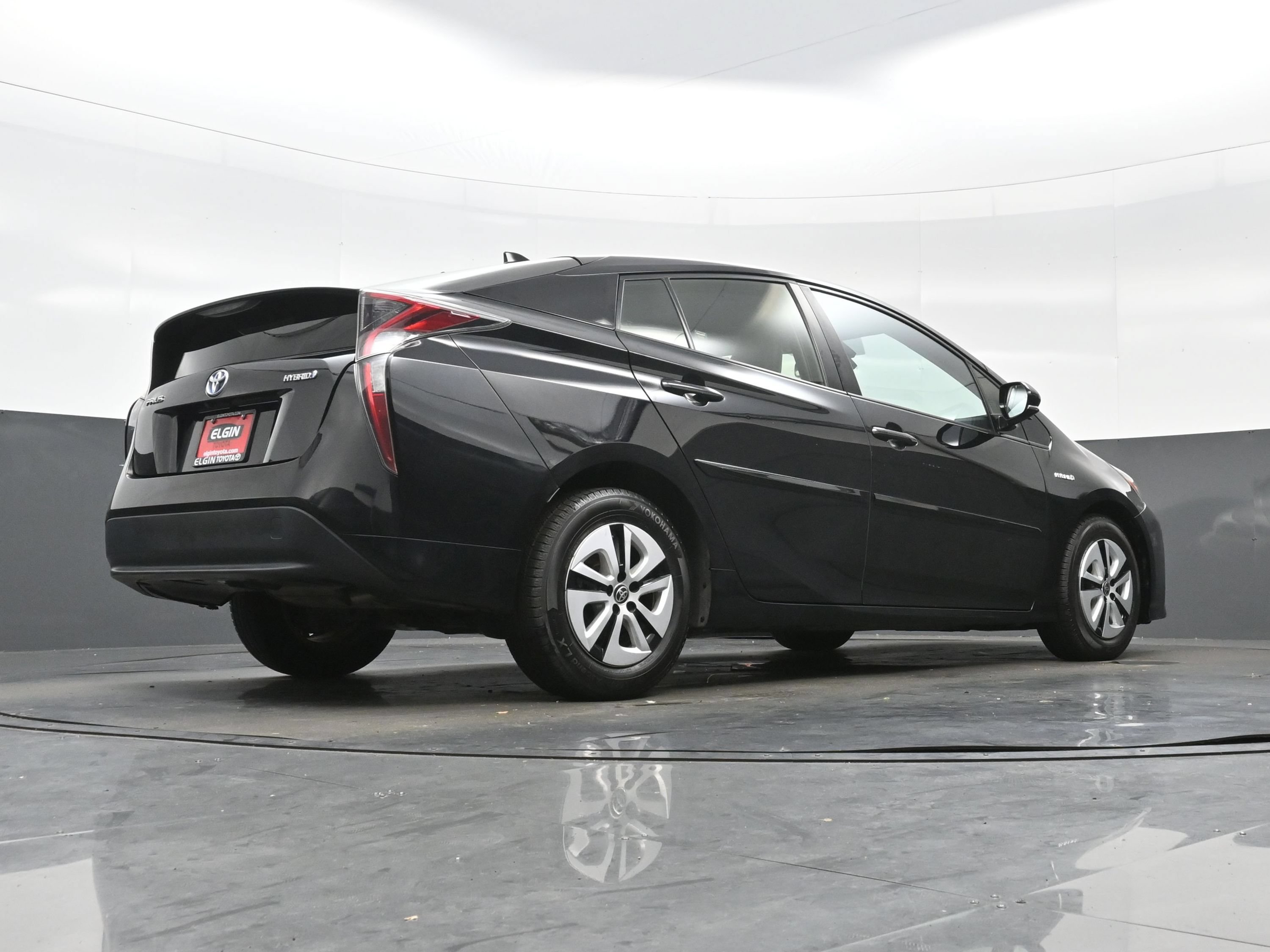 Used 2017 Toyota Prius Four w/ Advanced Technology Package FWD image 35
