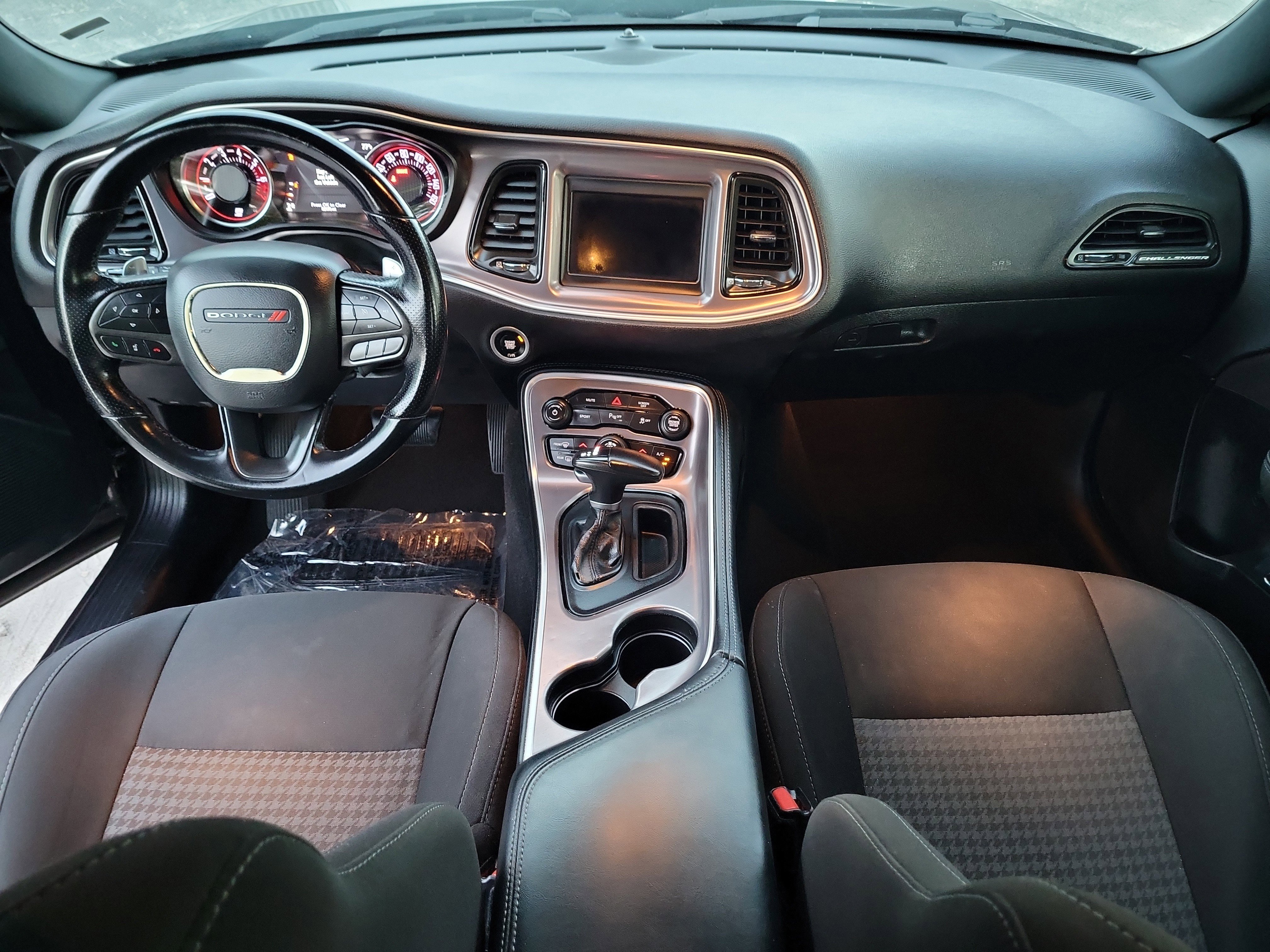 Used 2022 Dodge Challenger GT image 11