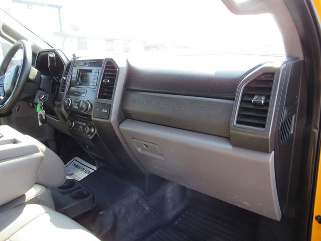 Used 2017 Ford F550 2WD Regular Cab Super Duty image 15