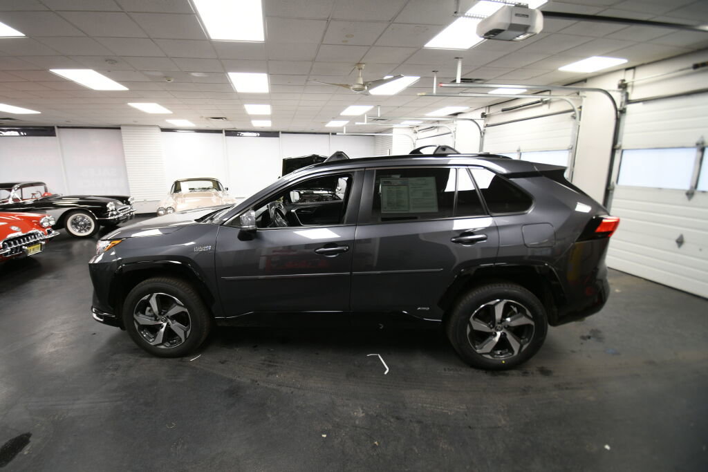 Certified 2023 Toyota RAV4 SE image 4