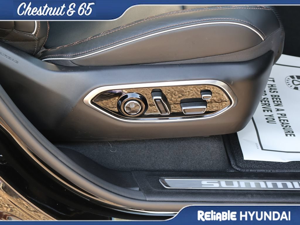 Used 2024 Jeep Grand Cherokee L Summit AWD/4WD image 10