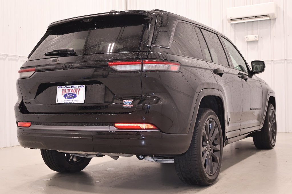 Used 2026 Jeep Grand Cherokee Limited AWD/4WD image 9