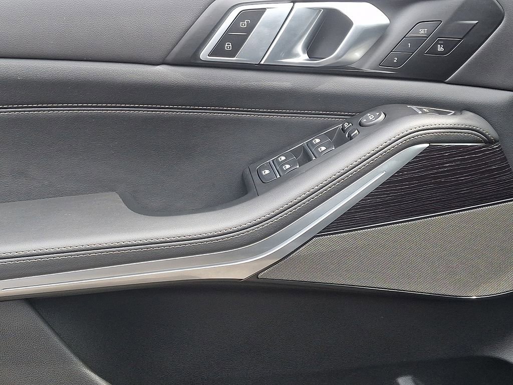 Used 2026 BMW X5 xDrive40i w/ Executive Package image 13