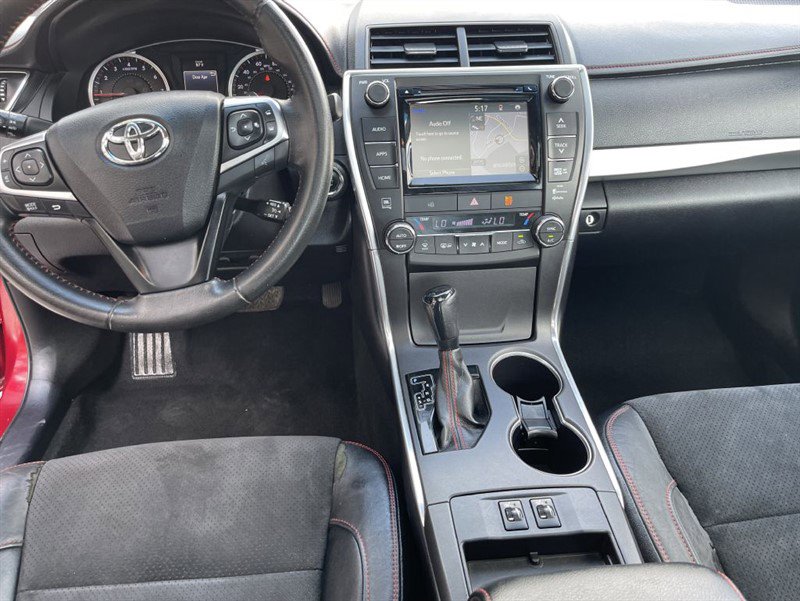 Used 2015 Toyota Camry XLE image 14