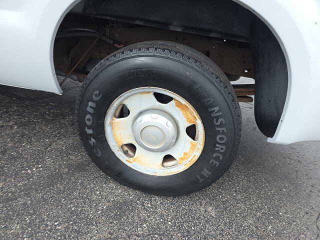 Used 2005 Ford F250 XL RWD image 26