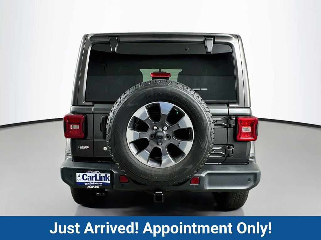 Used 2018 Jeep Wrangler Unlimited Sahara AWD/4WD image 7