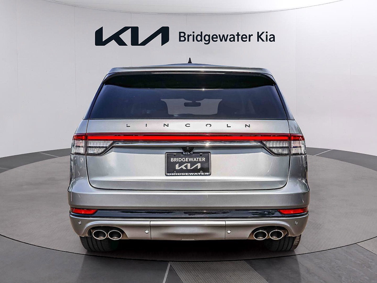 Used 2023 Lincoln Aviator Reserve w/ Jet Package AWD/4WD image 5