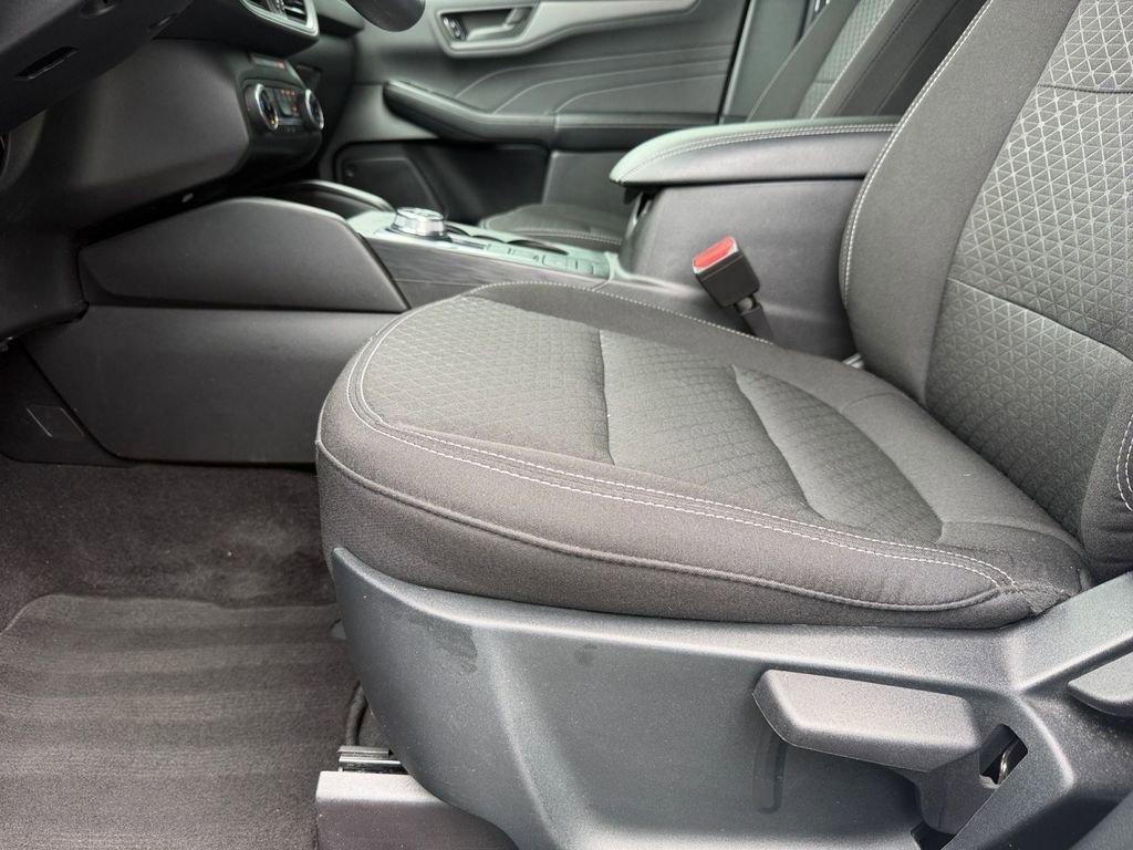 Used 2025 Ford Escape Active FWD image 11