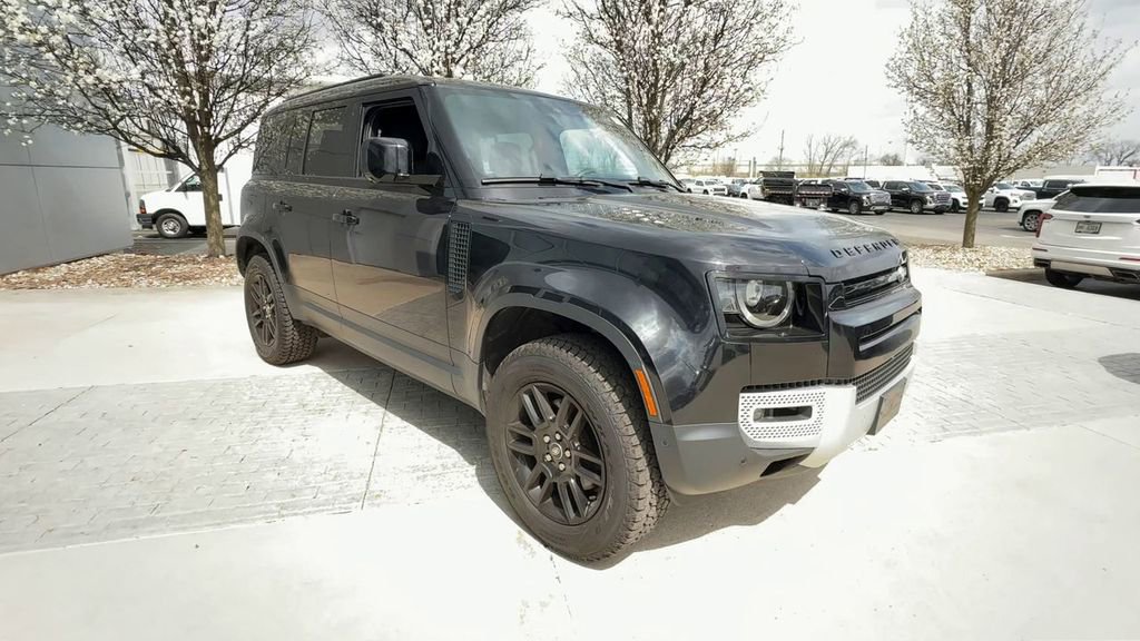 Used 2025 Land Rover Defender 110 S image 2