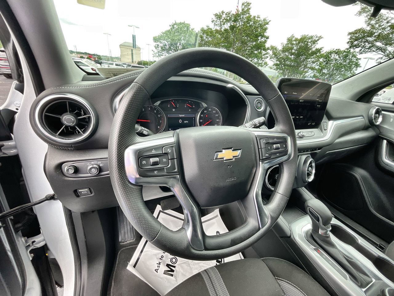 Used 2025 Chevrolet Blazer LT FWD image 10