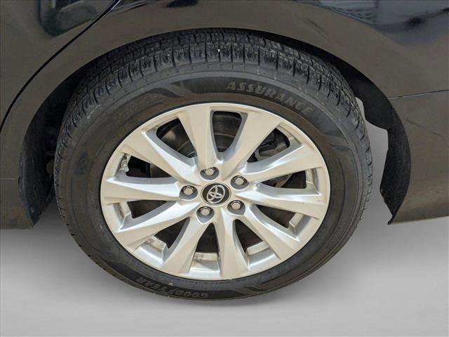 Used 2018 Toyota Camry LE image 23