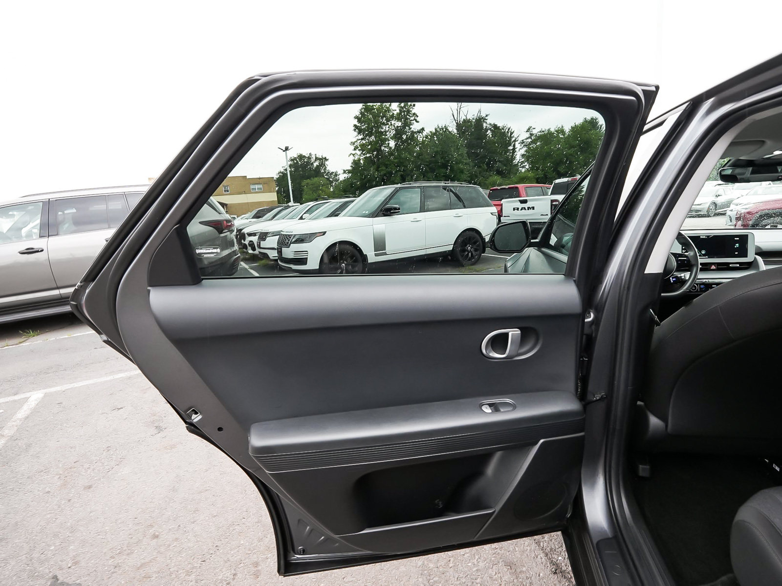 Used 2024 Hyundai Ioniq 5 SEL AWD/4WD image 13