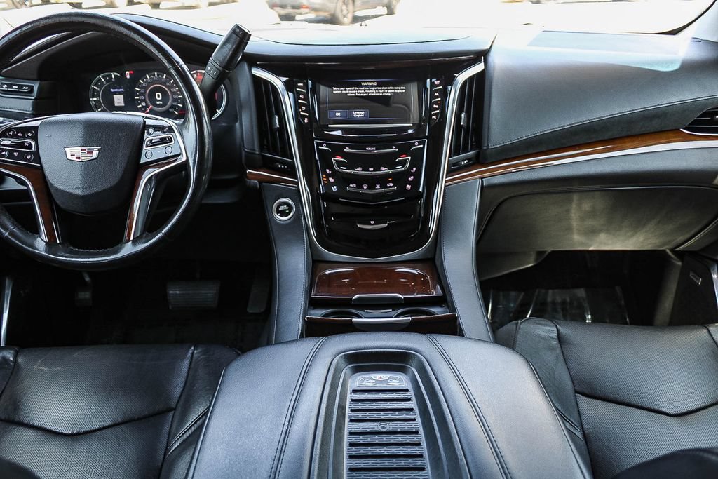 Used 2019 Cadillac Escalade ESV Luxury w/ Escalade Sport Edition AWD/4WD image 12