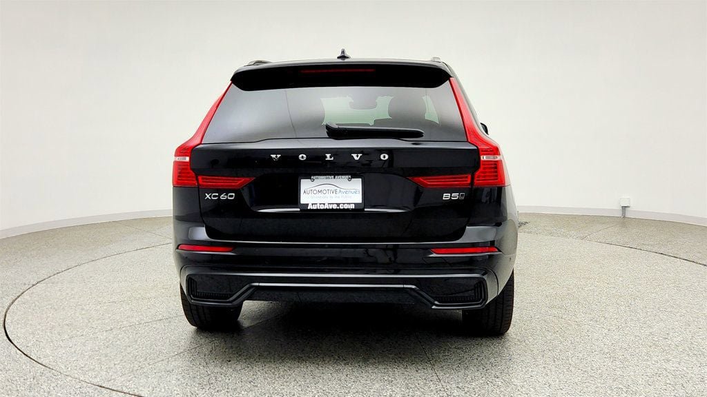 Used 2023 Volvo XC60 B5 Plus w/ Climate Package AWD/4WD image 6
