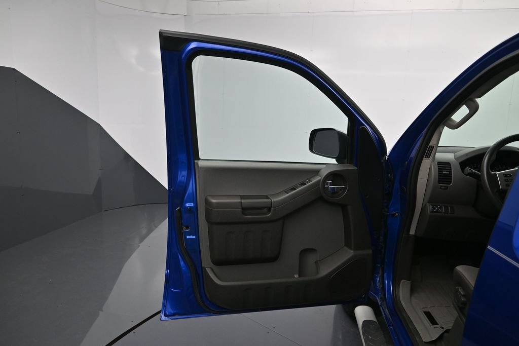 Used 2015 Nissan Xterra S w/ Value Package RWD image 10