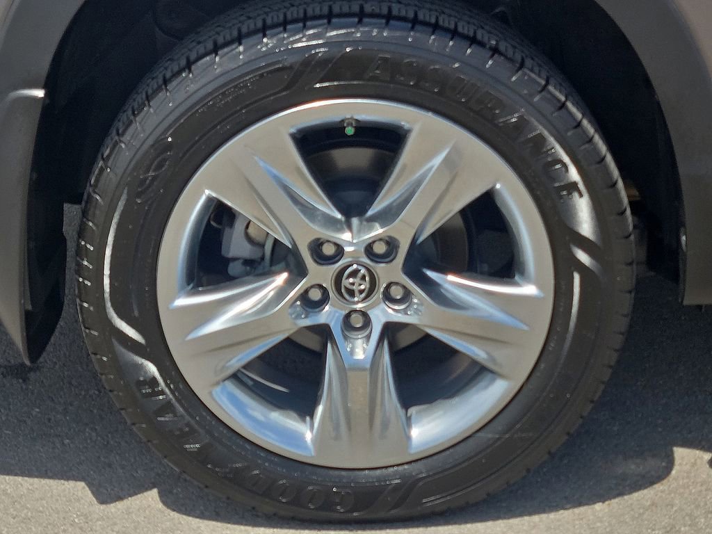 Used 2018 Toyota Highlander Limited FWD image 7