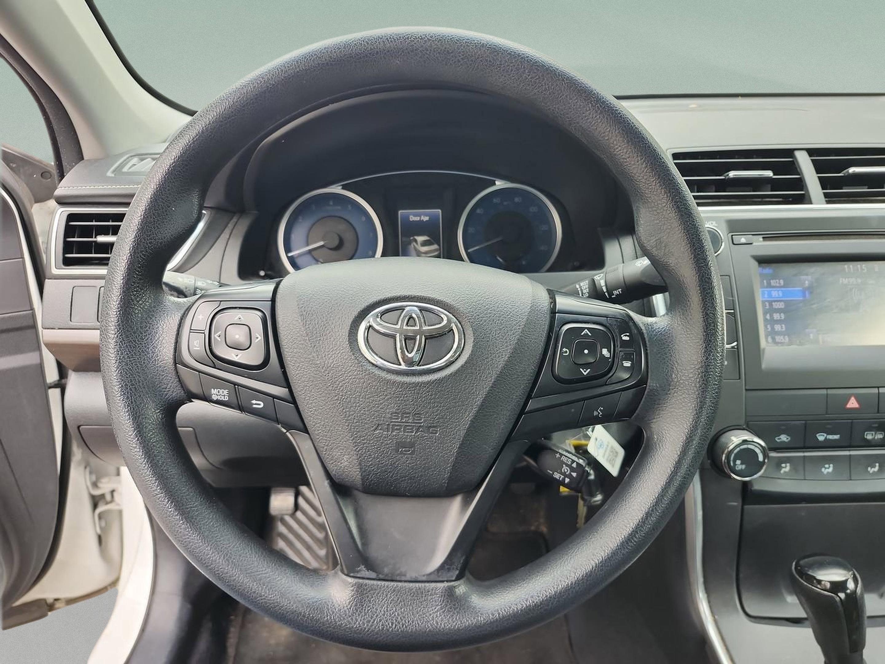 Used 2017 Toyota Camry LE FWD image 8