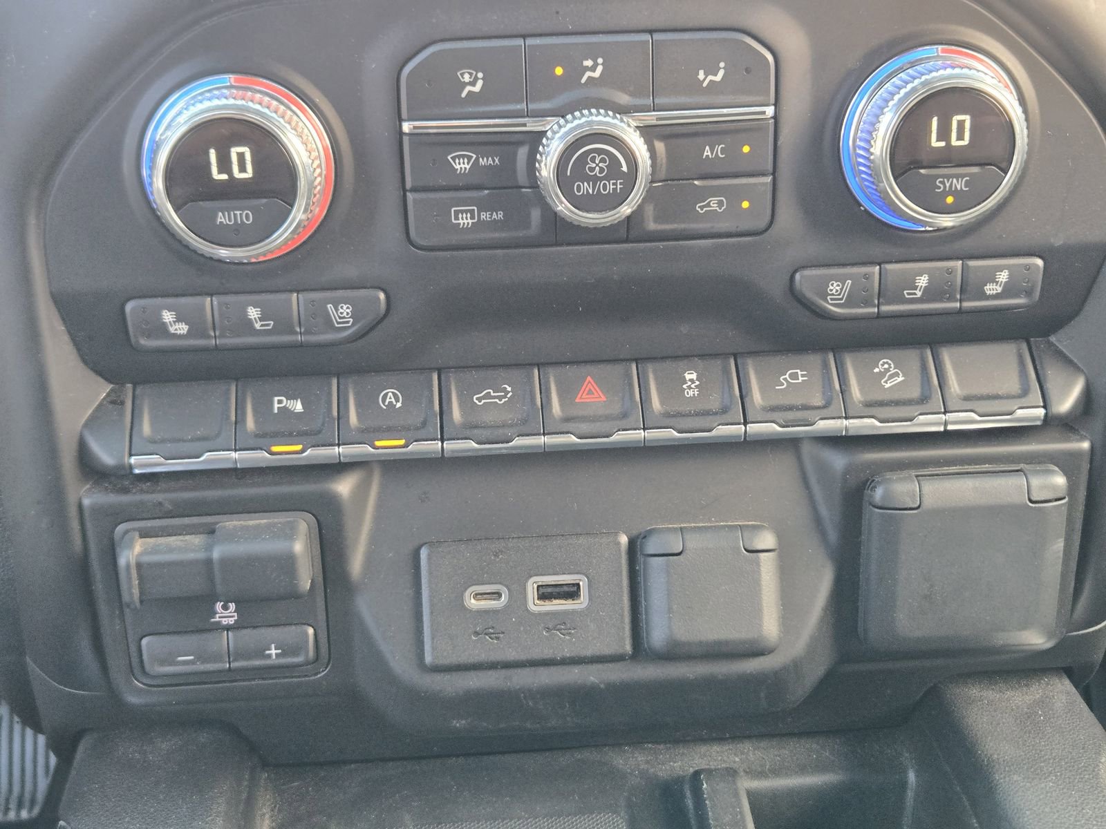 Used 2019 GMC Sierra 1500 AT4 w/ AT4 Premium Package image 22