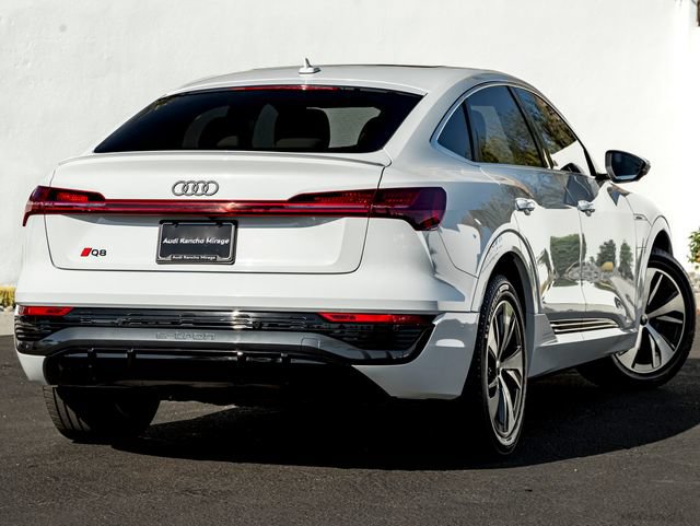 Used 2024 Audi Q8 e-tron Premium Plus w/ Premium Plus Package AWD/4WD image 9