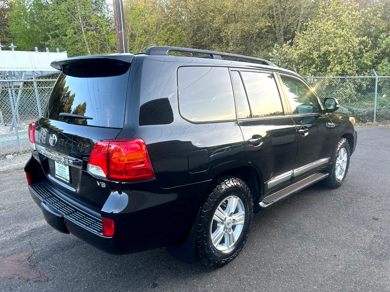 Used 2013 Toyota Land Cruiser image 4