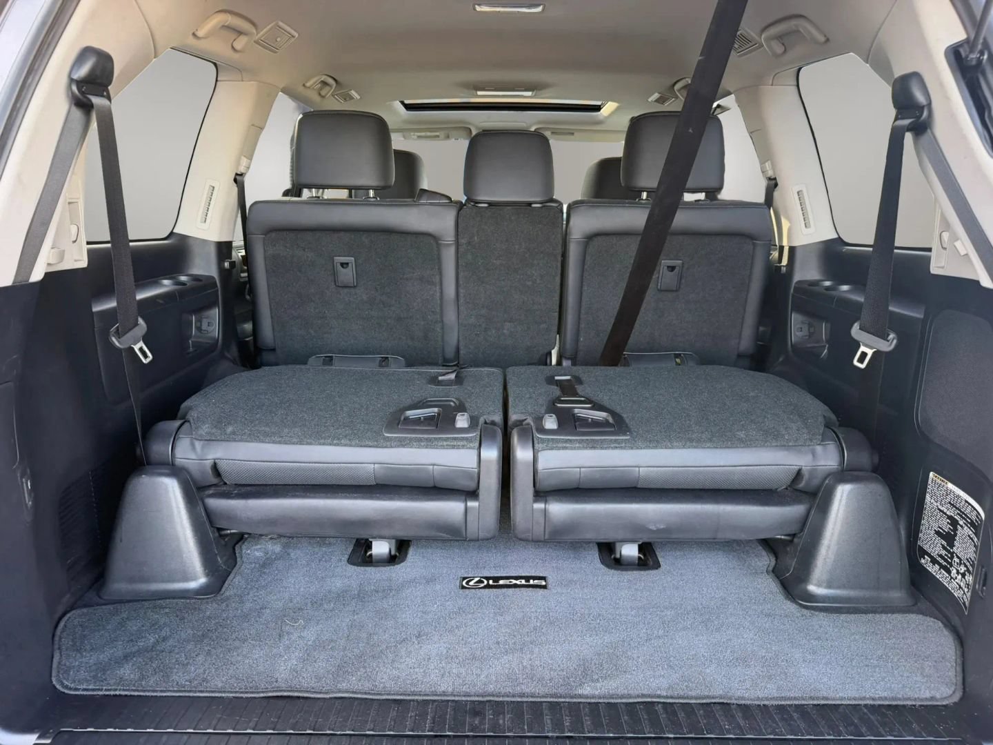 Used 2016 Lexus LX 570 4WD w/ Luxury Package image 14