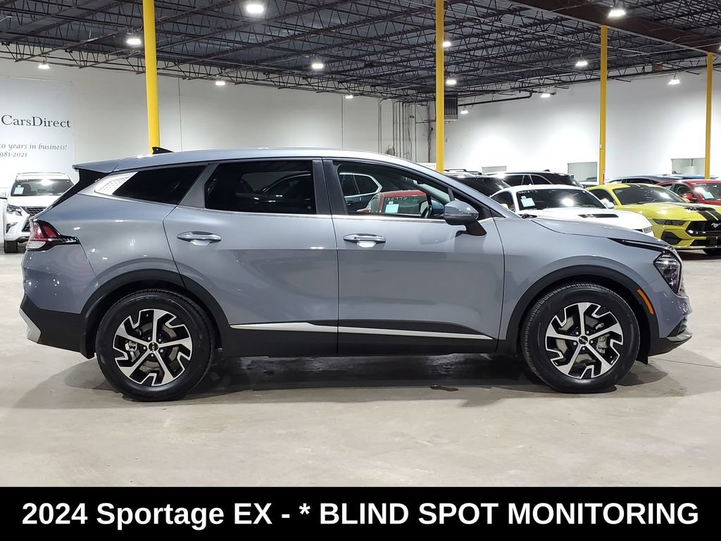 Used 2024 Kia Sportage EX FWD image 5