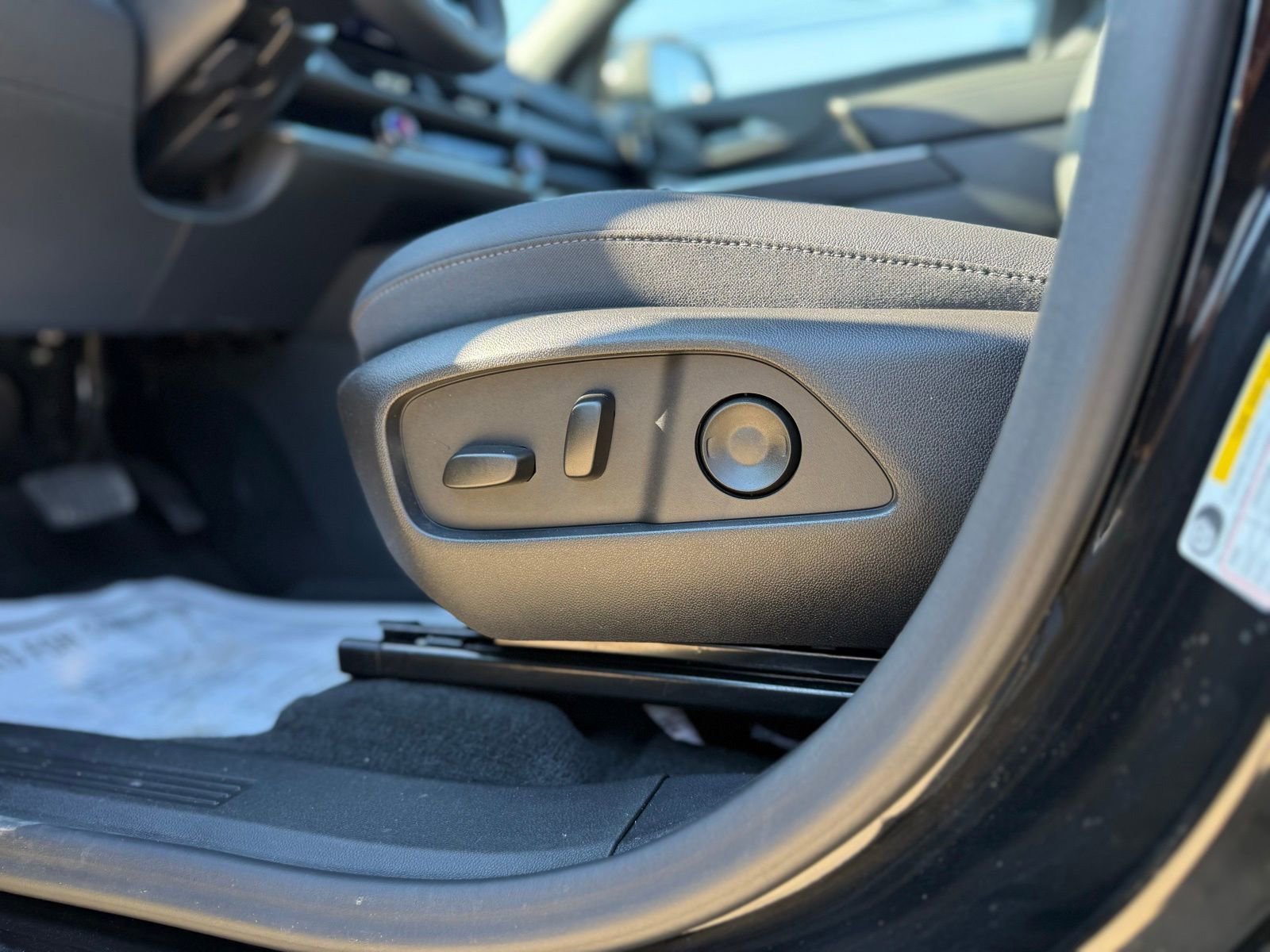 Used 2026 Chevrolet Equinox LT w/ Convenience Package II image 16