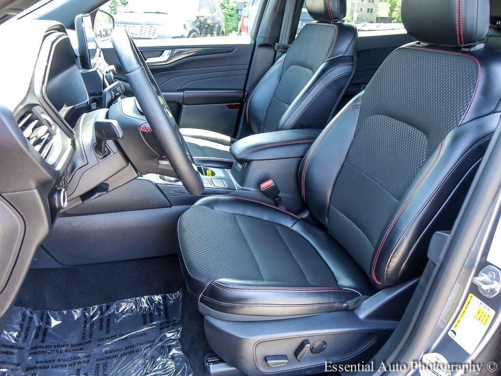 Certified 2026 Ford Escape ST-Line AWD/4WD image 11