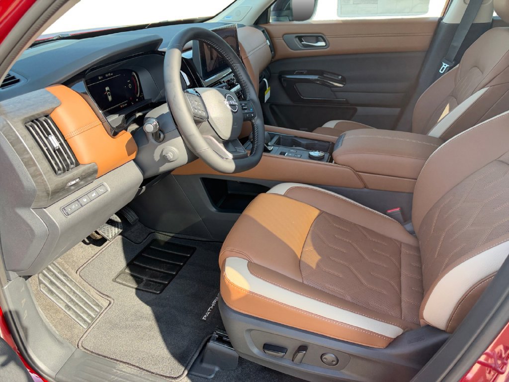 New 2026 Nissan Pathfinder Platinum AWD/4WD image 10