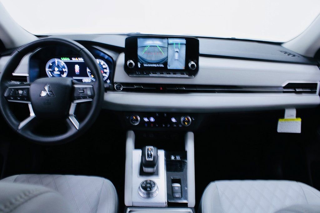 Used 2023 Mitsubishi Outlander SEL image 19