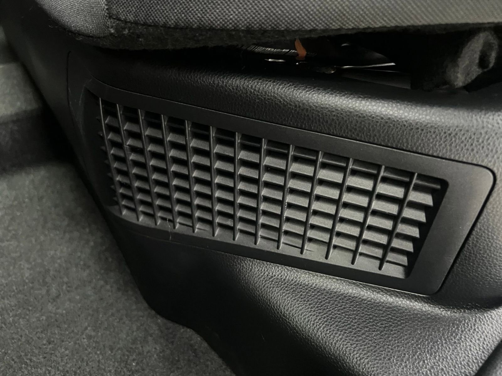 Used 2025 Toyota Prius LE image 24