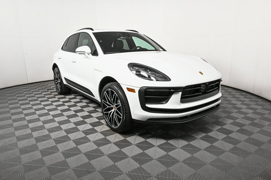Certified 2026 Porsche Macan AWD/4WD image 27