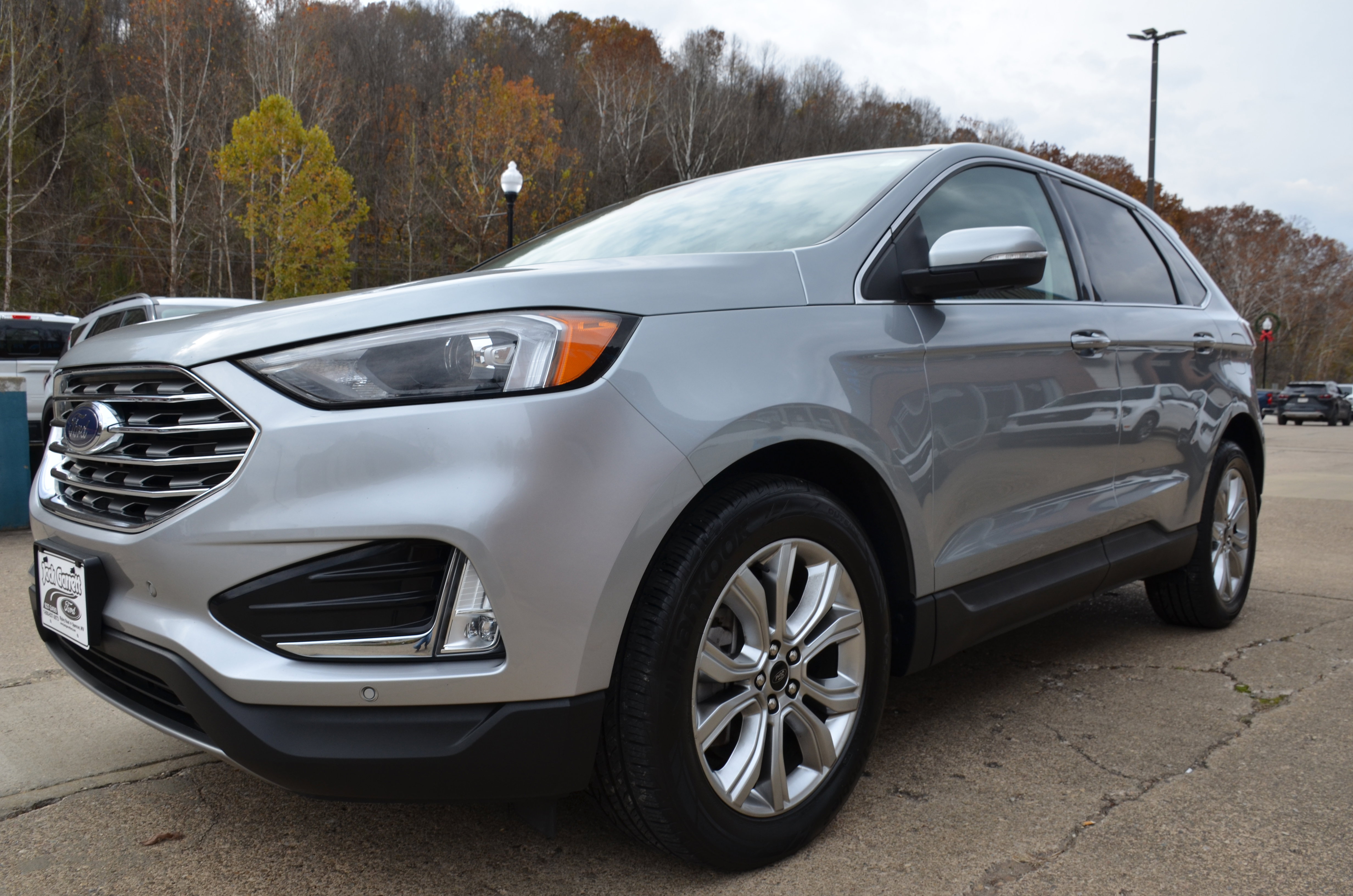 Used 2024 Ford Edge Titanium image 3