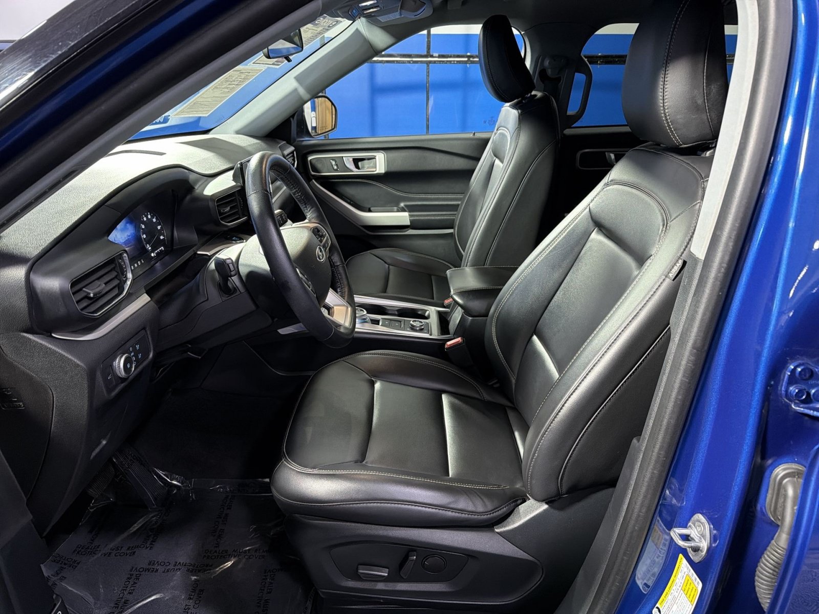 Used 2022 Ford Explorer XLT w/ Equipment Group 202A AWD/4WD image 26