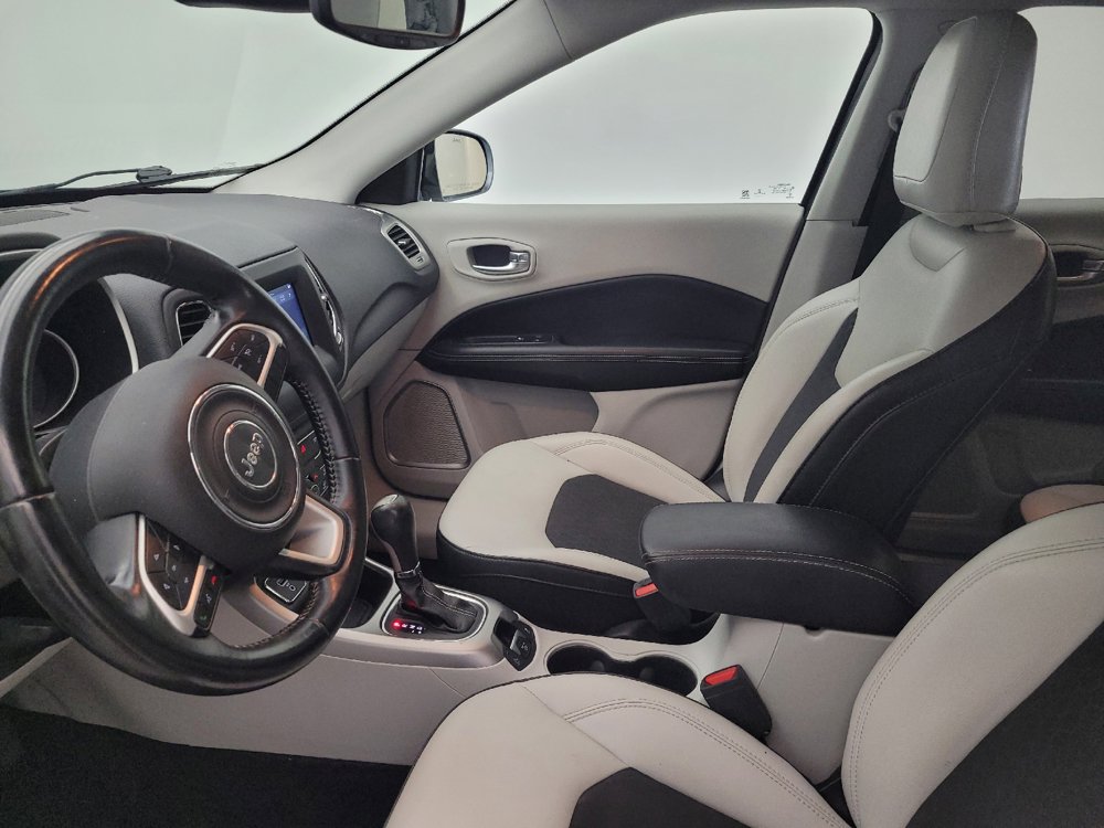 Used 2019 Jeep Compass Latitude w/ Popular Equipment Group FWD image 17