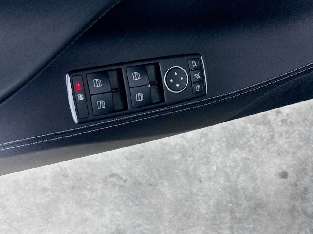 Used 2016 Tesla Model S 70 image 17