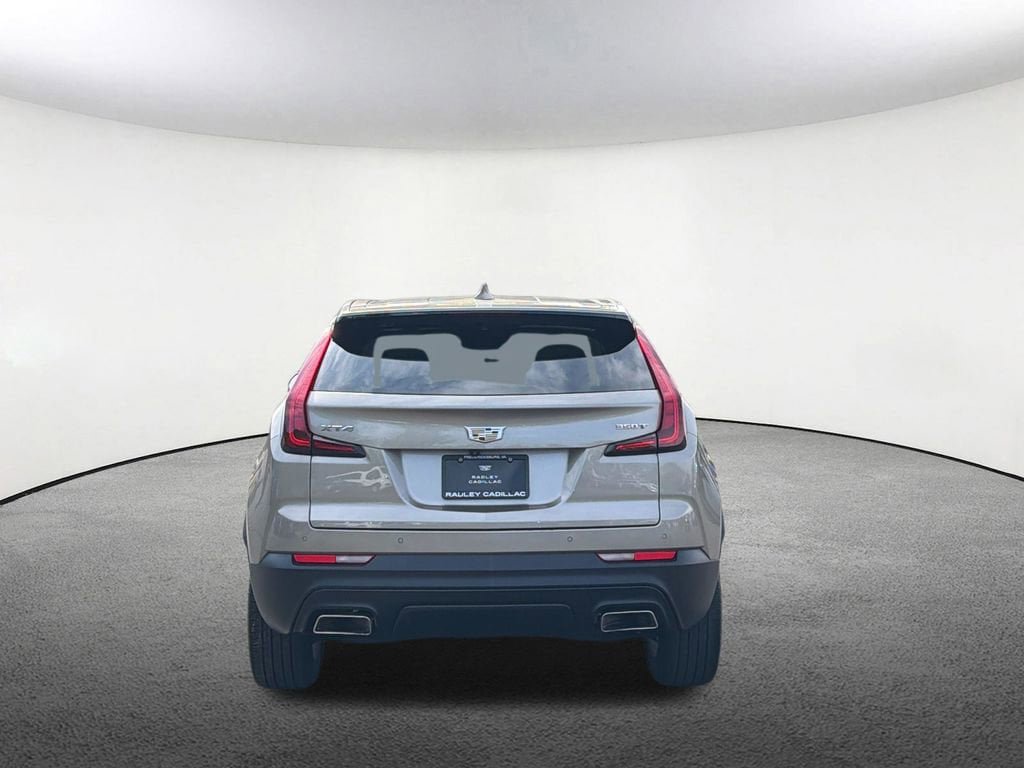 Certified 2022 Cadillac XT4 Luxury w/ Driver Awareness Package FWD image 18