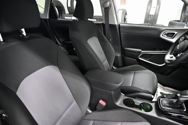 Used 2023 Kia Soul S image 9