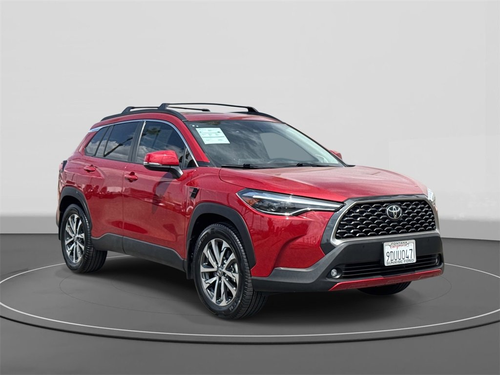 Used 2022 Toyota Corolla Cross XLE image 4