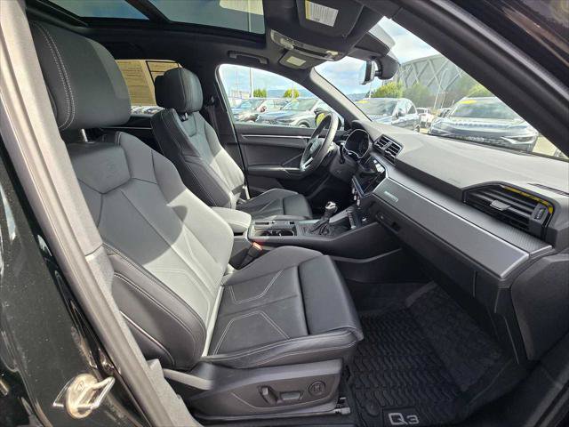 Used 2025 Audi Q3 2.0T Premium w/ Convenience Package AWD/4WD image 11