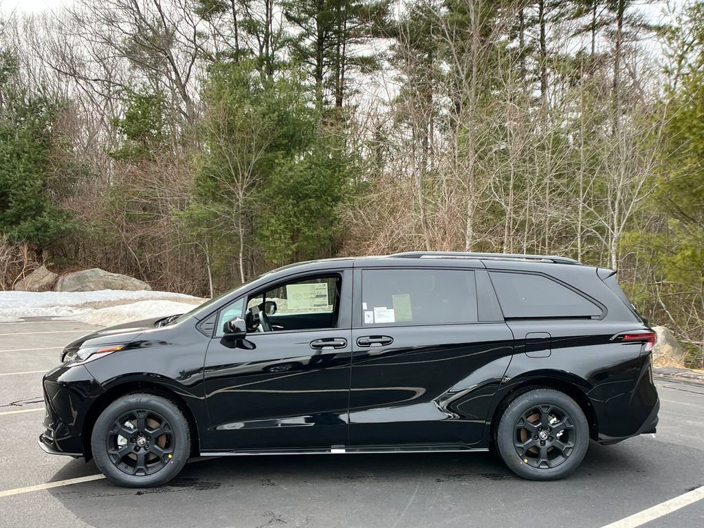 New 2026 Toyota Sienna XLE Woodland Edition image 2