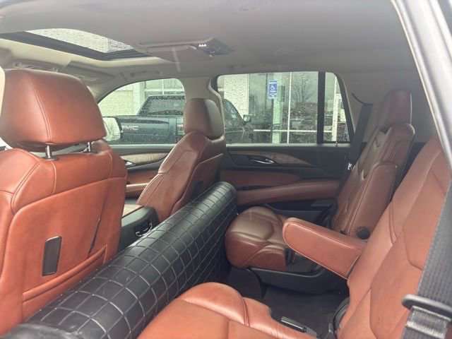 Used 2020 Cadillac Escalade Premium Luxury image 9